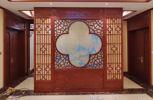 青浦会所室内装修中式仿古实木屏风隔断展示